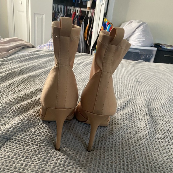 Open toe Booties - Picture 3 of 5